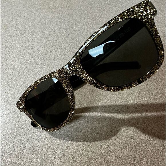 SAINT Laurent Sunglasses Gold Speckle Grey UV Lens Unisex Clubmaster SL51
NWOT - Picture 4 of 14